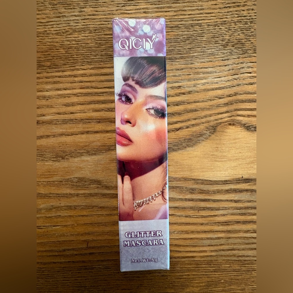 🆕Qiciy Clear Glitter Mascara.